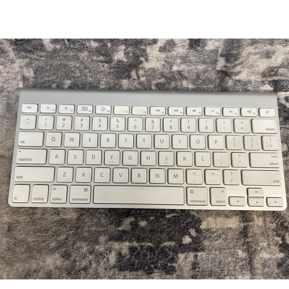 Apple Wireless Keyboard‎ A1314 Silver Bluetooth Compact Mac Accessory